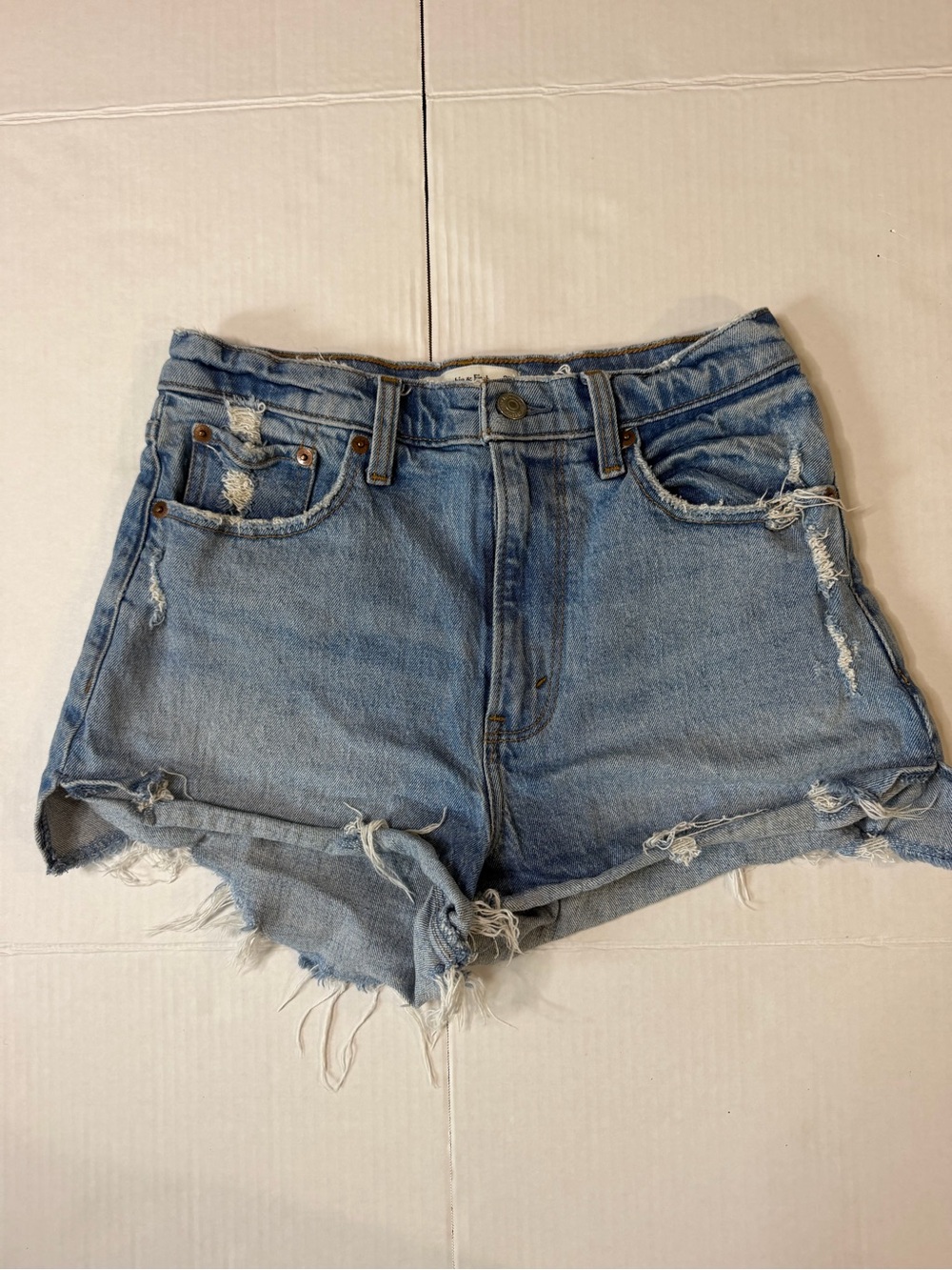 Abercrombie & Fitch The Mom Short High Rise Curve Love Distressed Cotton Size 27
